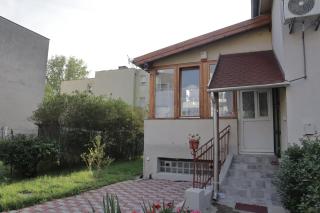 Cozy House with Garden and FreeParking - 8