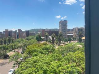 Hollywood heights - 3