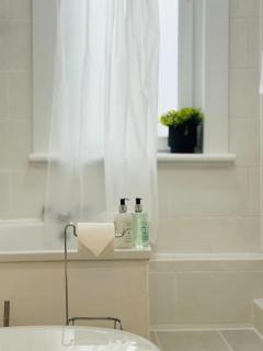 Classic City Centre Apartment - 9