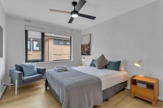 Barkly St Kilda Modern Escape by Ready Set Stay - 4
