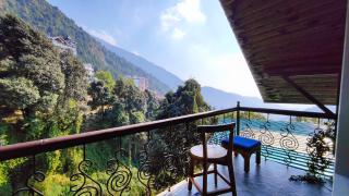 Utopia Hostel Dharamkot Mcleodganj - 1