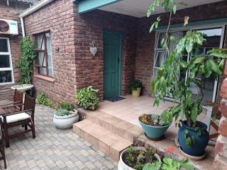 Bluewater Guesthouse - 8