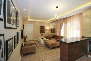 Metropolitan Art - 8