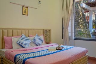 Alaya Stays Golden Meadow Villa - 5