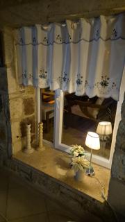 Isıtmalı Havuzlu Otantik Taş Ev - 6