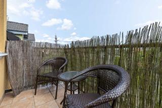 Jaśminowy Stok Bright Apartment with Balcony by Noclegi Renters - 8