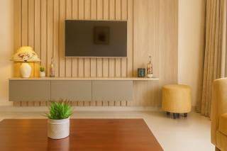 Modern & Cozy City Apartment, Pool & Skyline Views - 8