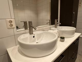 Breivang Large 3-Bedroom Apartment - Tromsø - 8