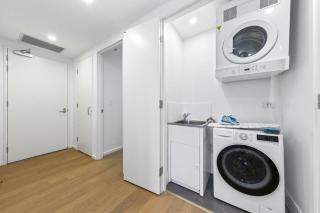 Stylish Apartment 5 min Walk to Green Square - 6