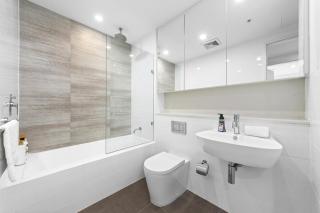 Stylish Apartment 5 min Walk to Green Square - 5