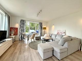 Worker and Families Villa Near the Lake - 3 BR - 6 Beds - Parking - Near Volvo - 9