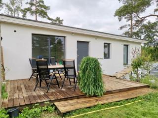 Worker and Families Villa Near the Lake - 3 BR - 6 Beds - Parking - Near Volvo - 6