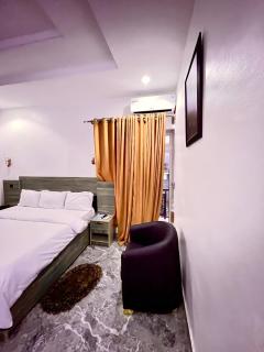 De New Dawn Hotel And Lounge - 3