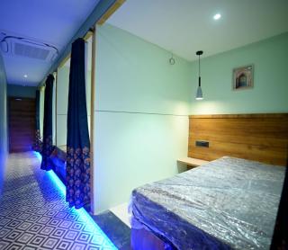 Umaa Sleeping Beds Dormitory - 9