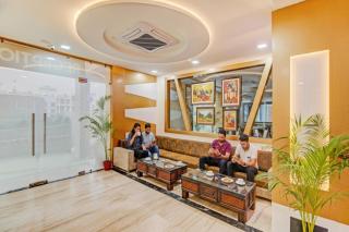 FabHotel Swess Grand - 7