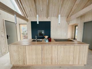 Architectural Gem On Rocks In Kvenvær - 4