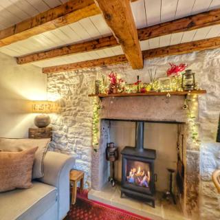 Gorgeous romantic cosy cottage retreat with views - 2