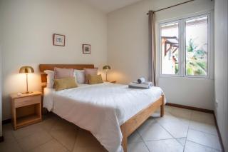 Three-bedroom at Jardin du Cap with shared pool - 0