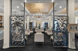 The Carrington Hotel - 3