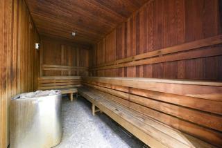 Stylish 1B with View n Parking Next to Westfield - 4