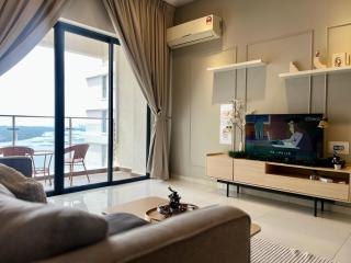 Danga Bay -- SeaGlance Horizon - 3BR3B - 7pax by Cowidea - 8