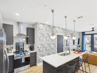 Bourbon Street Blues-Odyssey-Pool&Gym-Mins 2 Broadway - 3