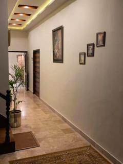Modern and Budget Friendly Guestroom in Gulberg Near MM Alam Road Lahore - Lahore - 3