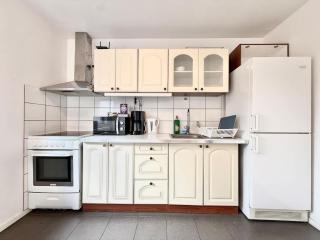 Workers Studio - 4 Beds - Near Volvo - Parking - 6