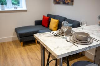 Beautiful One Bedroom Cottage in Cerney Wick - 0