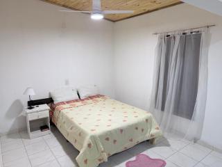 Acogedora casa con galeria y jardin - 2