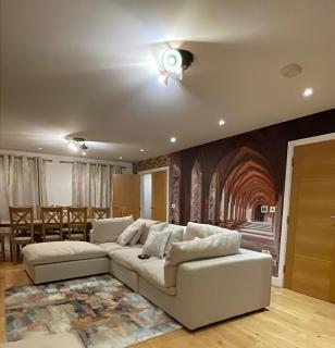 House of Brilliant Brains - 5