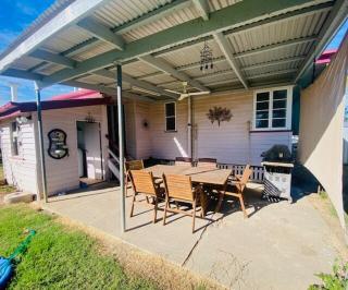 Cozy Country Home - 9