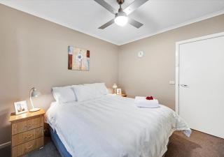 Spacious 3-Bed Home Perfect for Families & Groups - Sebastopol - 7