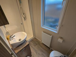 Riverside Retreat - 7