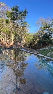 Chalé com banheira, piscina e cachoeira privativa - 3