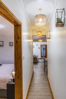 6 beds, 3 bedroom apartment in the centre of Southampton with free parking - 9