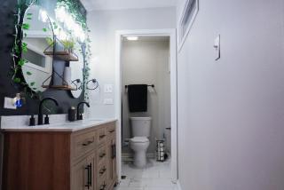 Jacuzzi Cul de Sac Home - 6