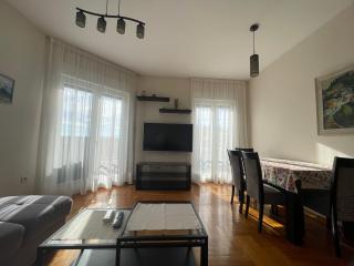 Sunny Corner Apartment - 3