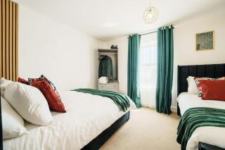 Beautiful Large House in Armley Leeds - 1