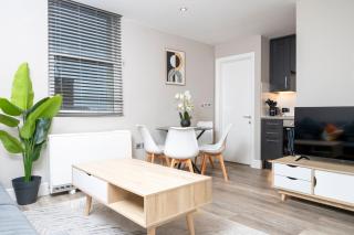 Contemporary 1BDR Brighton Flat - 0