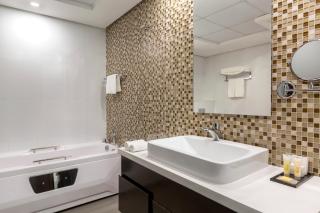 Ramada Hotel and Suites Amwaj Islands - Manama - 9