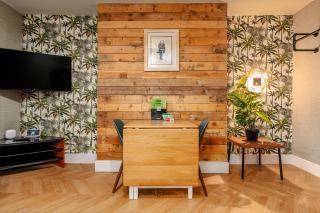 Art Penthouse: City Views & Culture Hub - 9