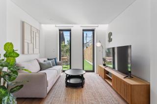 Private Garden Oasis, A Charming Flat in Bonfim - 0