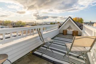 Roof Top Deck Near the Beach Dog Friendly - 7