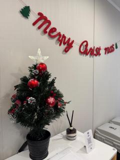 5-Minute Walk from Hongdae Station, Hotel-Style Bedding, 2 Rooms, Washer Dryer - 9