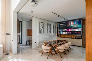 Villa Kniza Luxury Stay, Courtyard, Pool and View - 7