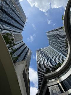 Relaxing Escape 2 Beds Rattan Chair & 65 inch Smart TV - Manila - 4