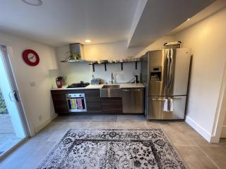 2 master bedrooms, 2 5 bath cozy apartment - 7