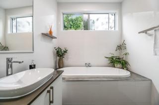 Coolum Beach Yaroomba Beach House - 3