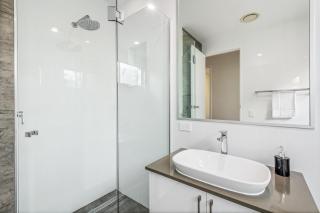 Coolum Beach Yaroomba Beach House - 1